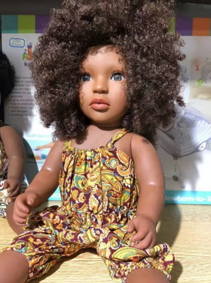 Servicio personalizado Vinyl muñeca de moda de 22 pulgadas lindo y casual para niños regalo