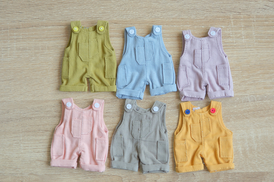 Pantalones de muñeca Oem/Odm Trajes faldas Muñeca Acceso Precios Desmontable Personalización Muñeca Ropa
