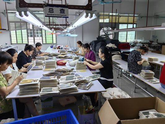 Bajo MOQ diseño original de personalización ropa de muñeca de moda de 30 cm para muñecas